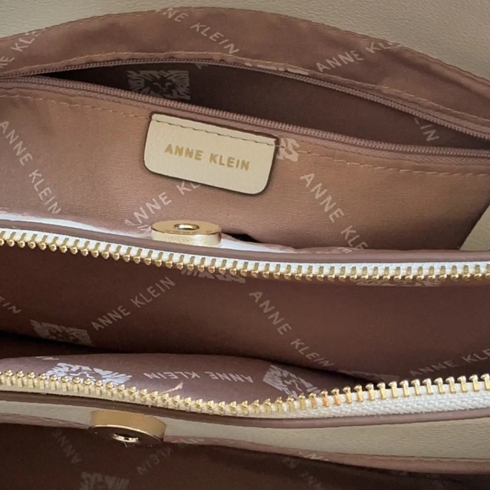 Anne Klein Off White and Gold Shoulder Bag with Chain Details Like New! - Picture 11 of 14
